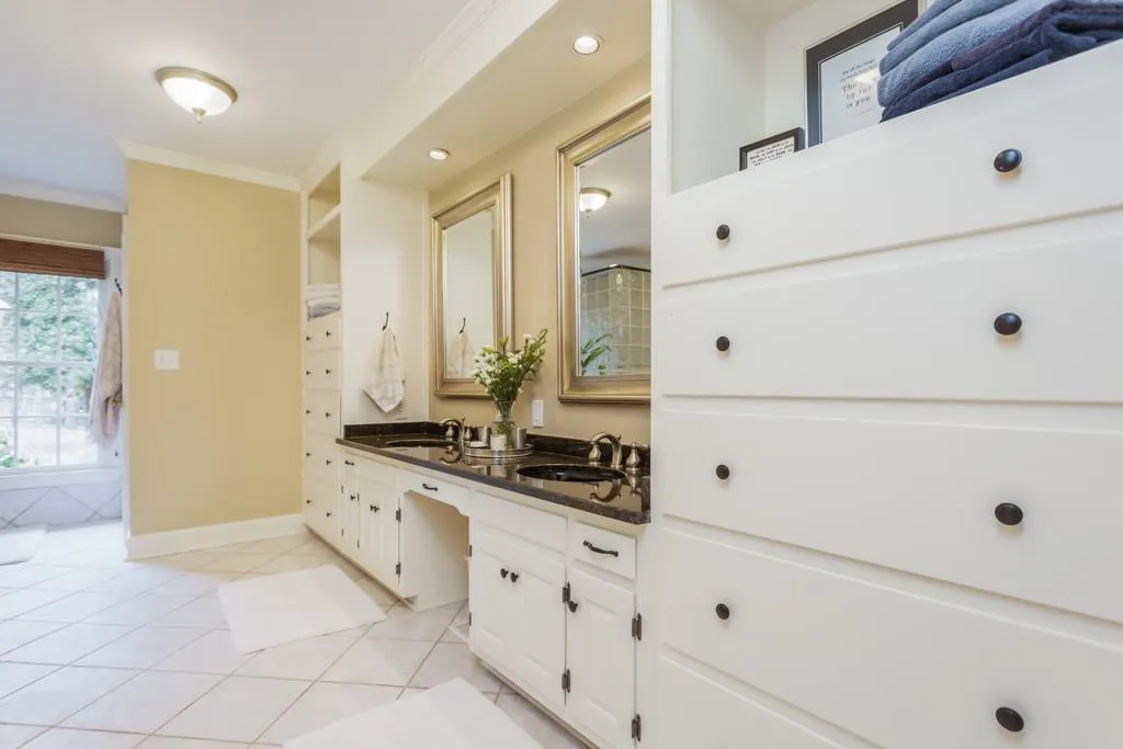 520 Valley Hall Drive, Sandy Springs, Georgia 30350, 4 Bedrooms Bedrooms, ,3 BathroomsBathrooms,Residential,Sold,520 Valley Hall Drive,6503324