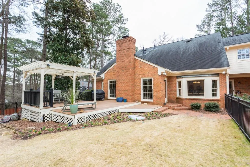 520 Valley Hall Drive, Sandy Springs, Georgia 30350, 4 Bedrooms Bedrooms, ,3 BathroomsBathrooms,Residential,Sold,520 Valley Hall Drive,6503324