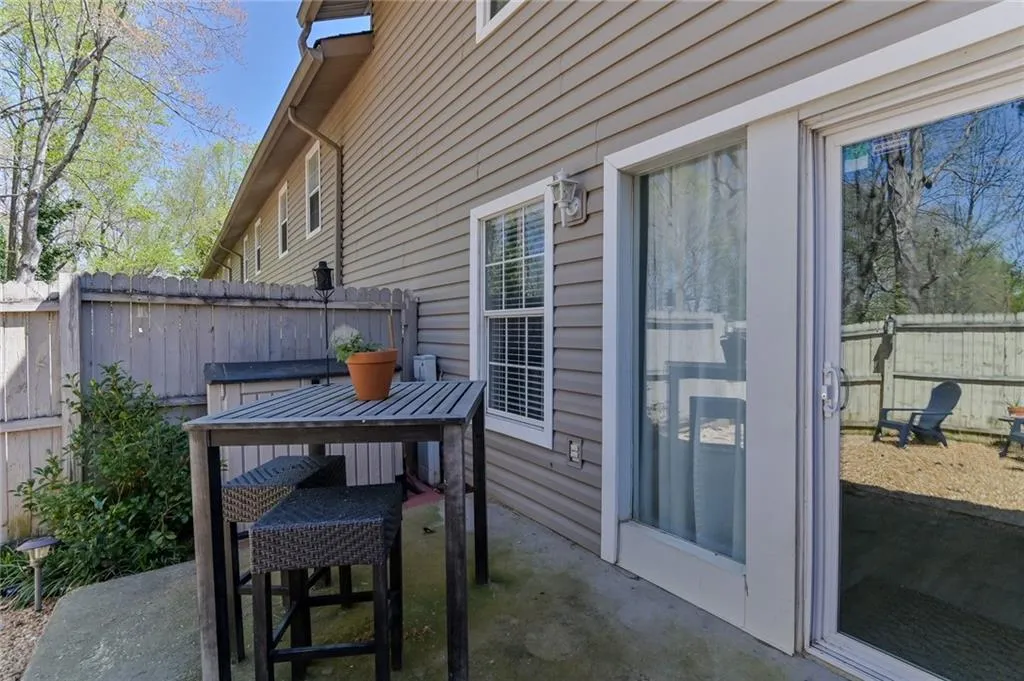 7750 Roswell Road Unit 9d, Atlanta, Georgia 30350, 3 Bedrooms Bedrooms, ,2 BathroomsBathrooms,Residential,Sold,7750 Roswell Road Unit 9d,6529932