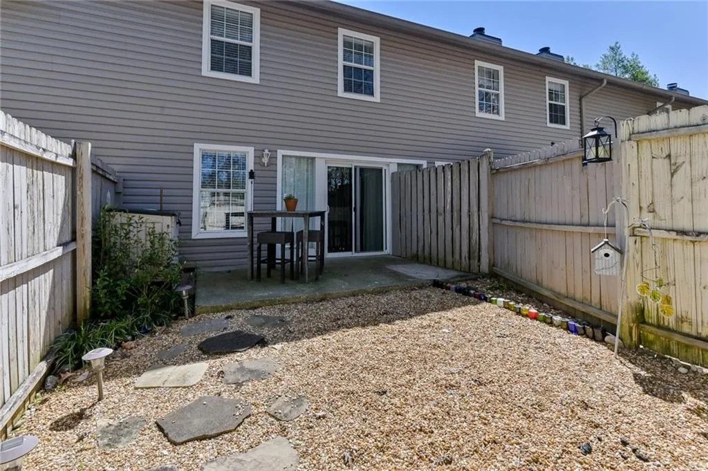 7750 Roswell Road Unit 9d, Atlanta, Georgia 30350, 3 Bedrooms Bedrooms, ,2 BathroomsBathrooms,Residential,Sold,7750 Roswell Road Unit 9d,6529932