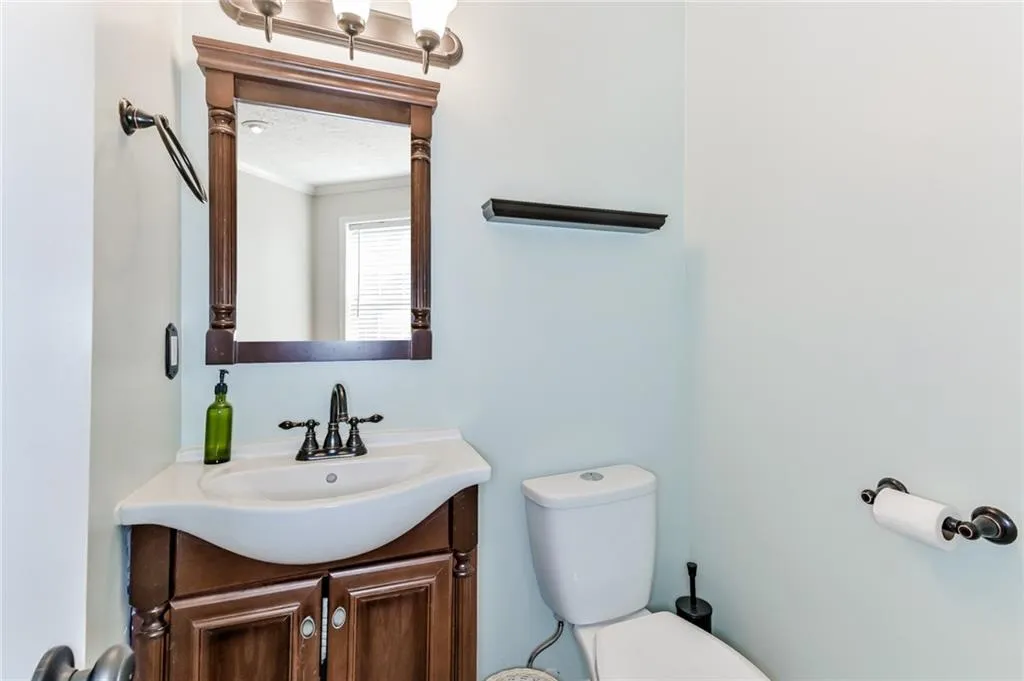 7750 Roswell Road Unit 9d, Atlanta, Georgia 30350, 3 Bedrooms Bedrooms, ,2 BathroomsBathrooms,Residential,Sold,7750 Roswell Road Unit 9d,6529932