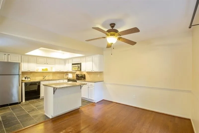 445 The North Chace, Sandy Springs, Georgia 30328, 3 Bedrooms Bedrooms, ,3 BathroomsBathrooms,Residential,Sold,445 The North Chace,6646933