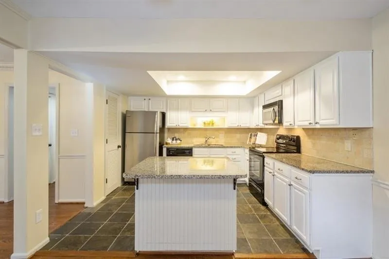 445 The North Chace, Sandy Springs, Georgia 30328, 3 Bedrooms Bedrooms, ,3 BathroomsBathrooms,Residential,Sold,445 The North Chace,6646933