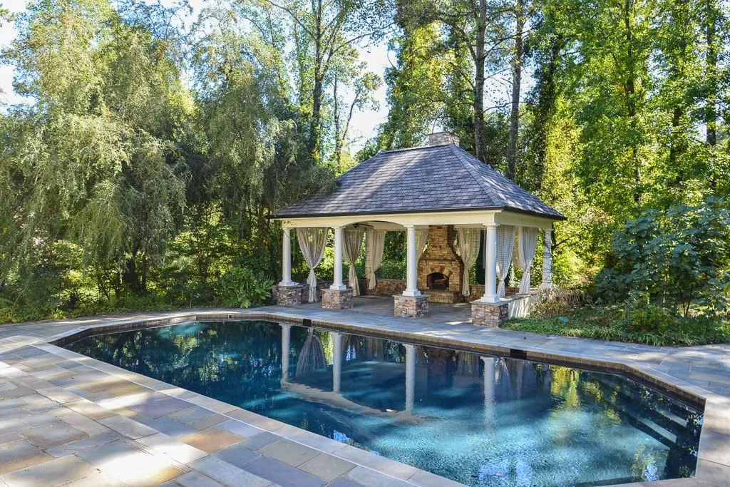 11 Ascot Manor, Atlanta, Georgia 30327, 4 Bedrooms Bedrooms, ,3 BathroomsBathrooms,Residential,Sold,11 Ascot Manor,5609246