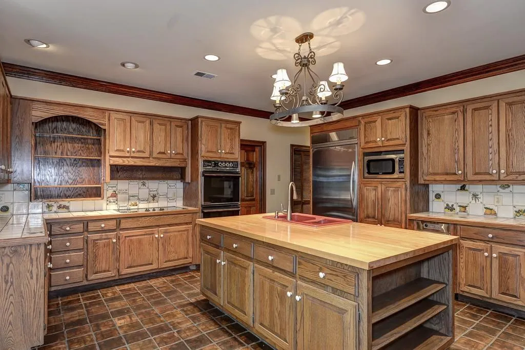 11 Ascot Manor, Atlanta, Georgia 30327, 4 Bedrooms Bedrooms, ,3 BathroomsBathrooms,Residential,Sold,11 Ascot Manor,5609246