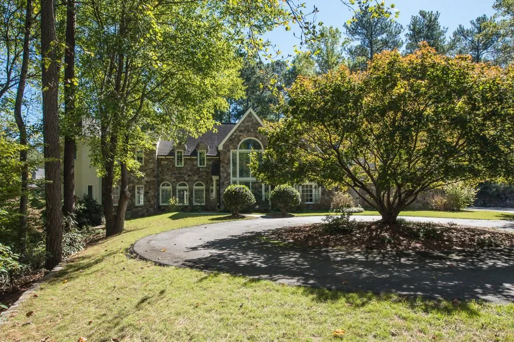 11 Ascot Manor, Atlanta, Georgia 30327, 4 Bedrooms Bedrooms, ,3 BathroomsBathrooms,Residential,Sold,11 Ascot Manor,5609246