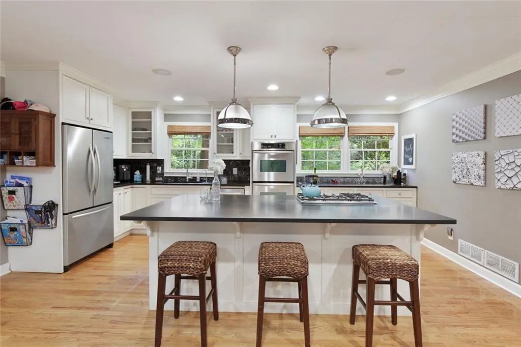 220 N Springs Court, Sandy Springs, Georgia 30328, 4 Bedrooms Bedrooms, ,3 BathroomsBathrooms,Residential,For Sale,220 N Springs Court,7576891