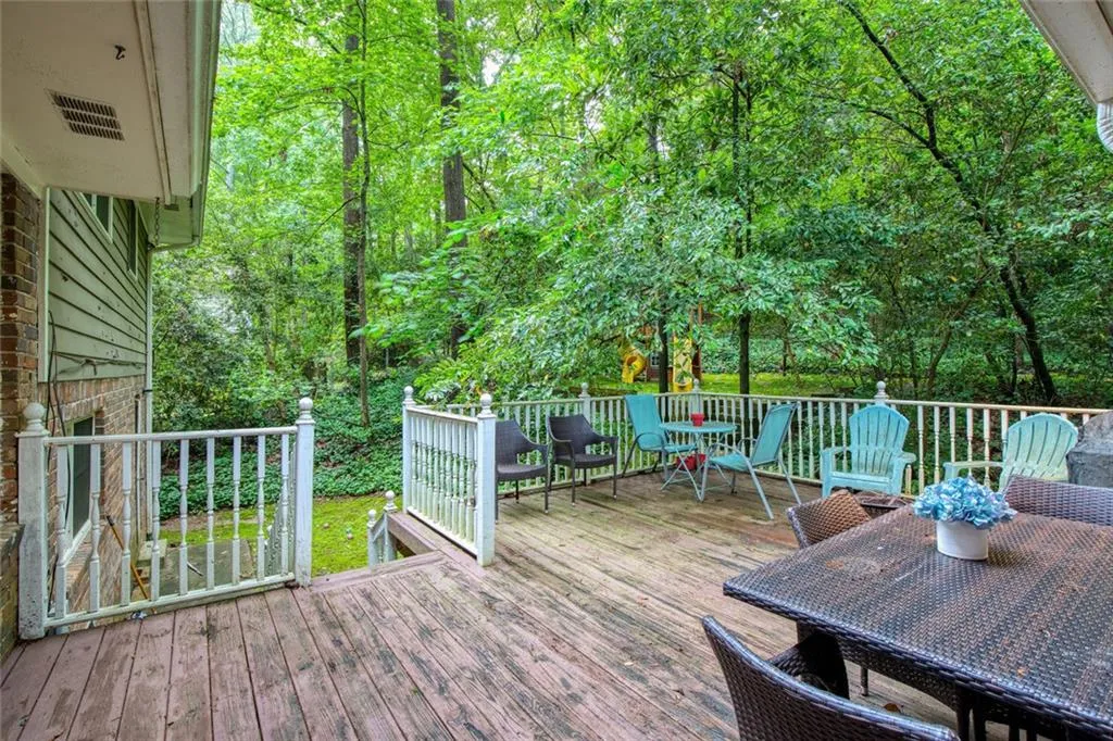 220 N Springs Court, Sandy Springs, Georgia 30328, 4 Bedrooms Bedrooms, ,3 BathroomsBathrooms,Residential,For Sale,220 N Springs Court,7576891
