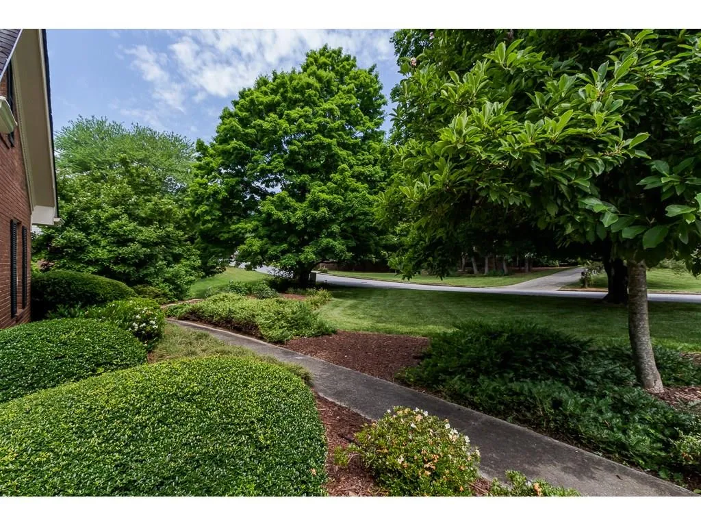 35 Messina Way, Sandy Springs, Georgia 30328, 6 Bedrooms Bedrooms, ,4 BathroomsBathrooms,Residential,Sold,35 Messina Way,6026210