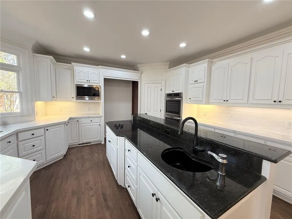 285 Spalding Springs Lane, Atlanta, Georgia 30350, 6 Bedrooms Bedrooms, ,5 BathroomsBathrooms,Residential,Sold,285 Spalding Springs Lane,7730203