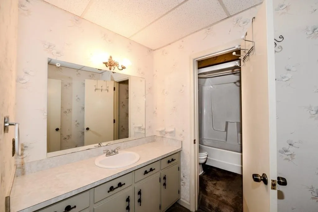 1280 Spalding Drive, Sandy Springs, Georgia 30350, 5 Bedrooms Bedrooms, ,3 BathroomsBathrooms,Residential,Sold,1280 Spalding Drive,6704380