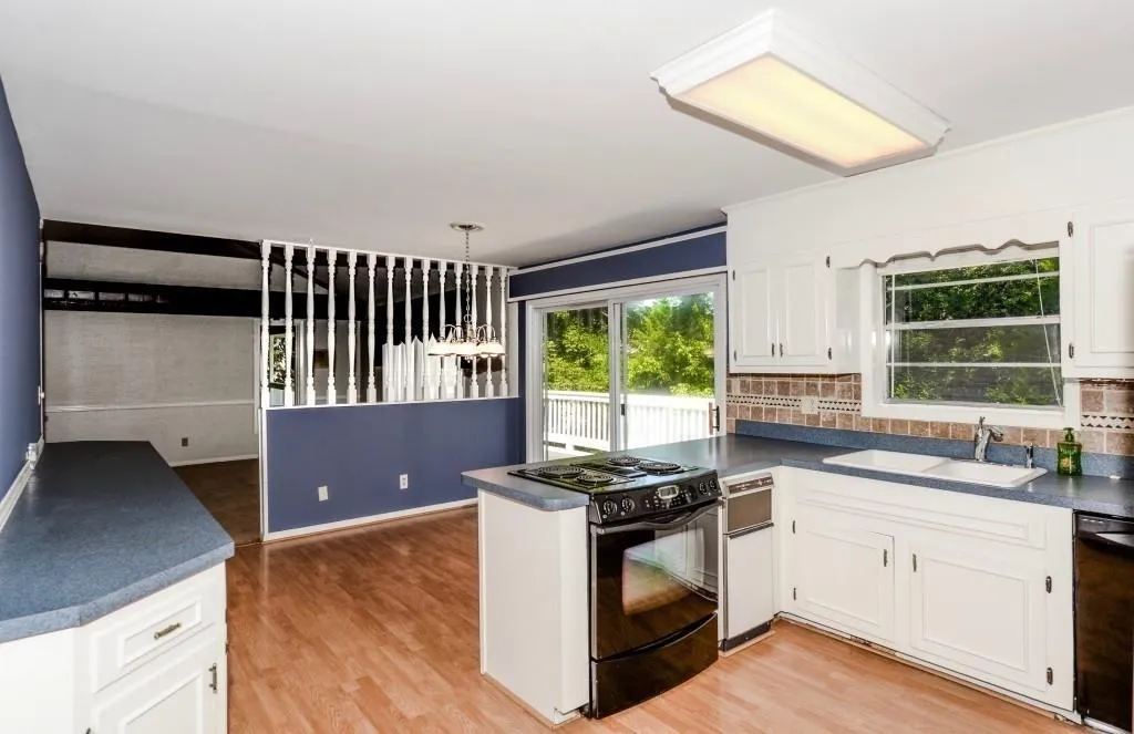 1280 Spalding Drive, Sandy Springs, Georgia 30350, 5 Bedrooms Bedrooms, ,3 BathroomsBathrooms,Residential,Sold,1280 Spalding Drive,6704380