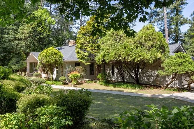 1280 Spalding Drive, Sandy Springs, Georgia 30350, 5 Bedrooms Bedrooms, ,3 BathroomsBathrooms,Residential,Sold,1280 Spalding Drive,6704380