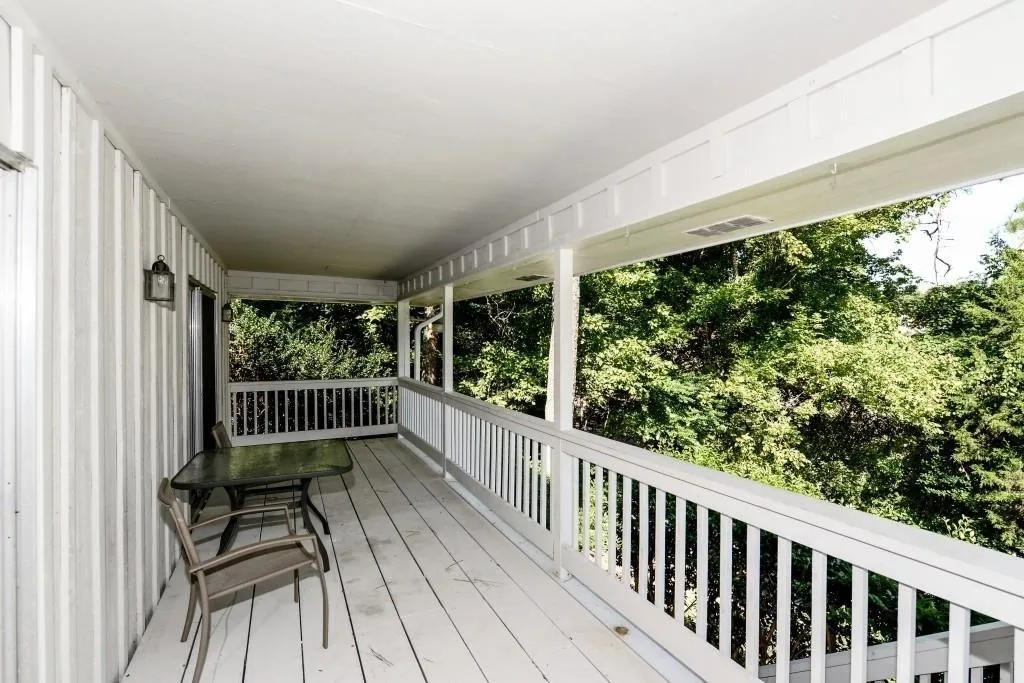 1280 Spalding Drive, Sandy Springs, Georgia 30350, 5 Bedrooms Bedrooms, ,3 BathroomsBathrooms,Residential,Sold,1280 Spalding Drive,6704380