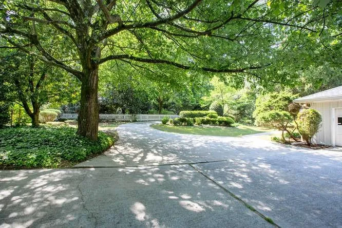 1280 Spalding Drive, Sandy Springs, Georgia 30350, 5 Bedrooms Bedrooms, ,3 BathroomsBathrooms,Residential,Sold,1280 Spalding Drive,6704380