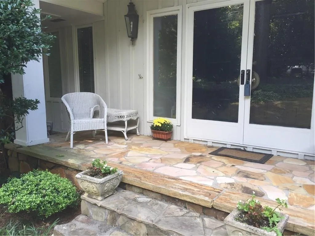 1280 Spalding Drive, Sandy Springs, Georgia 30350, 5 Bedrooms Bedrooms, ,3 BathroomsBathrooms,Residential,Sold,1280 Spalding Drive,6704380