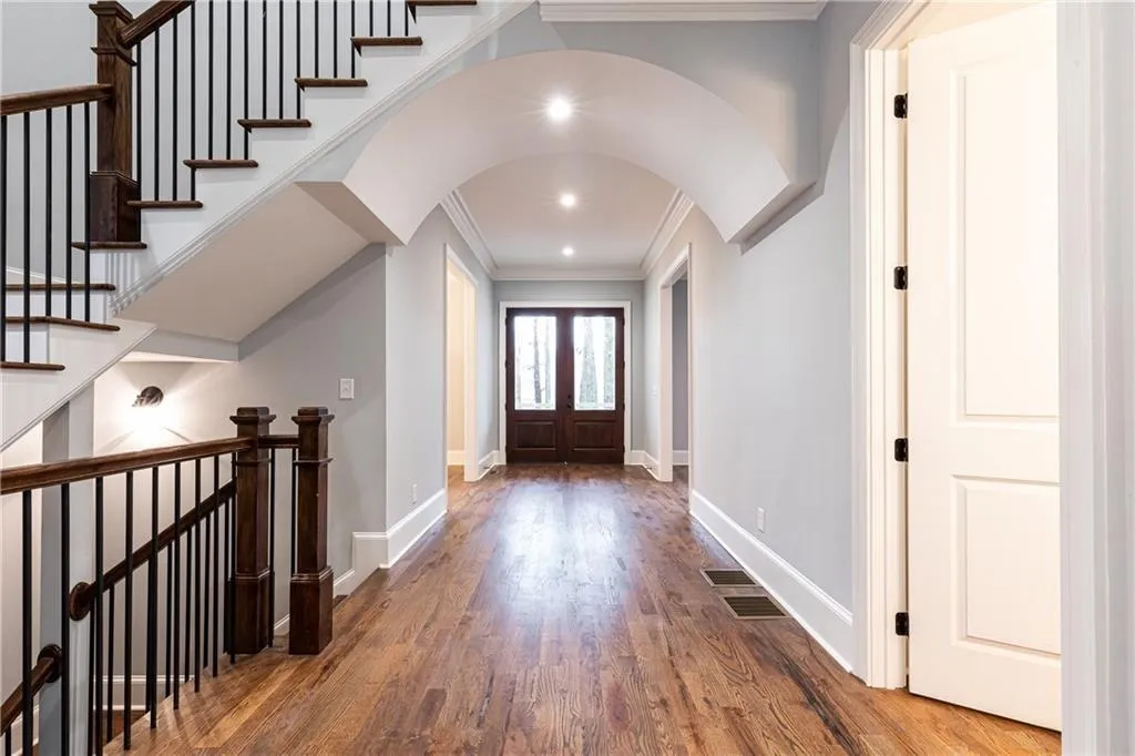 4101 Brookview Drive Se, Atlanta, Georgia 30339, 6 Bedrooms Bedrooms, ,6 BathroomsBathrooms,Residential,For Sale,4101 Brookview Drive Se,7563162