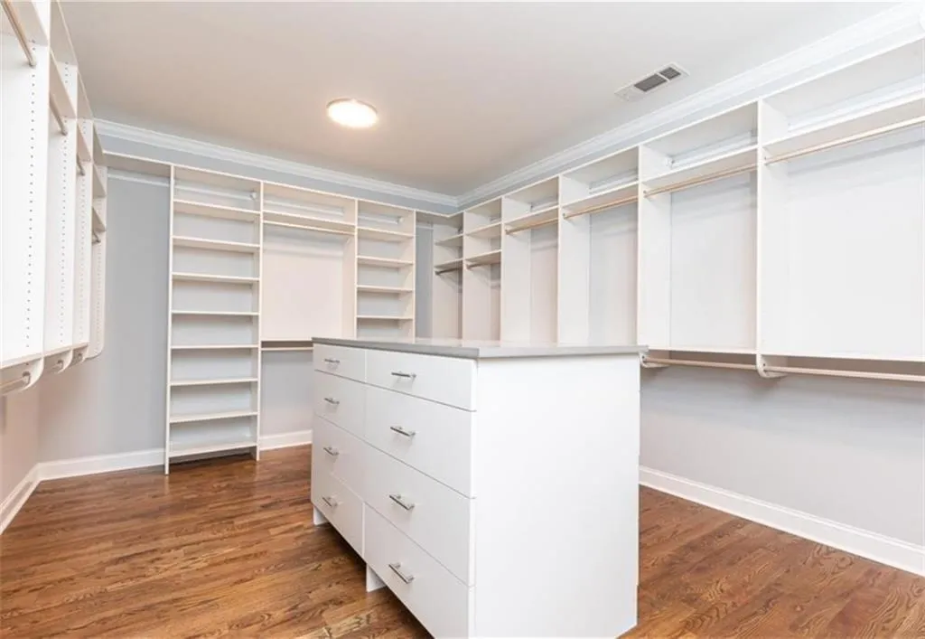 4101 Brookview Drive Se, Atlanta, Georgia 30339, 6 Bedrooms Bedrooms, ,6 BathroomsBathrooms,Residential,For Sale,4101 Brookview Drive Se,7563162