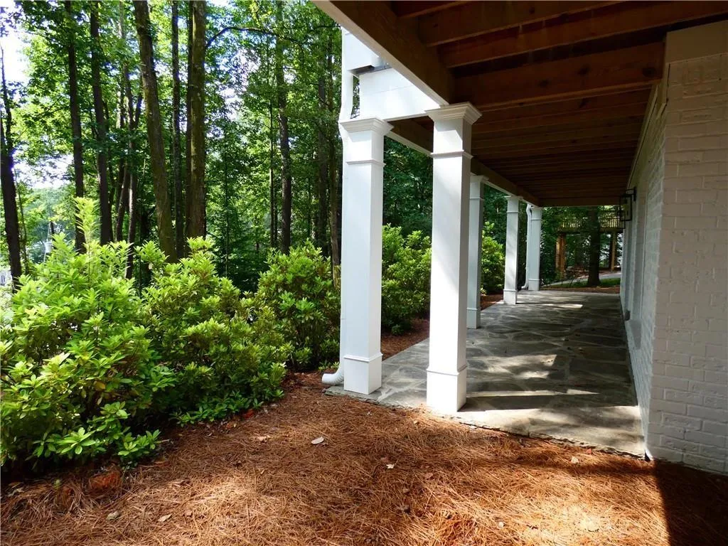 4101 Brookview Drive Se, Atlanta, Georgia 30339, 6 Bedrooms Bedrooms, ,6 BathroomsBathrooms,Residential,For Sale,4101 Brookview Drive Se,7563162