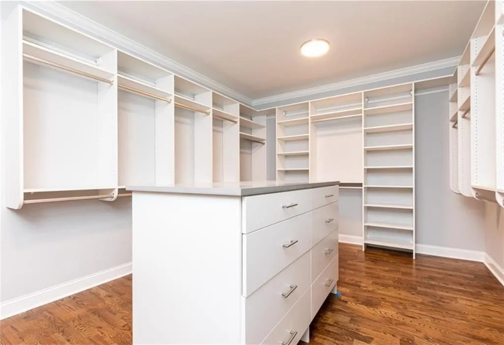 4101 Brookview Drive Se, Atlanta, Georgia 30339, 6 Bedrooms Bedrooms, ,6 BathroomsBathrooms,Residential,For Sale,4101 Brookview Drive Se,7563162