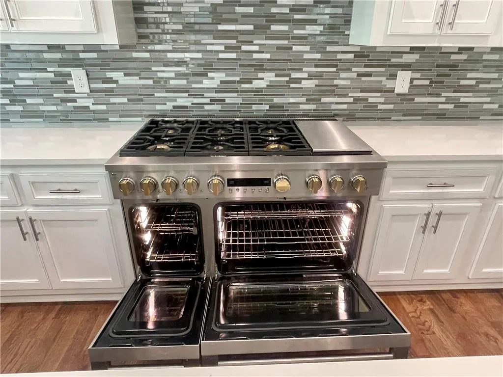 4101 Brookview Drive Se, Atlanta, Georgia 30339, 6 Bedrooms Bedrooms, ,6 BathroomsBathrooms,Residential,For Sale,4101 Brookview Drive Se,7563162