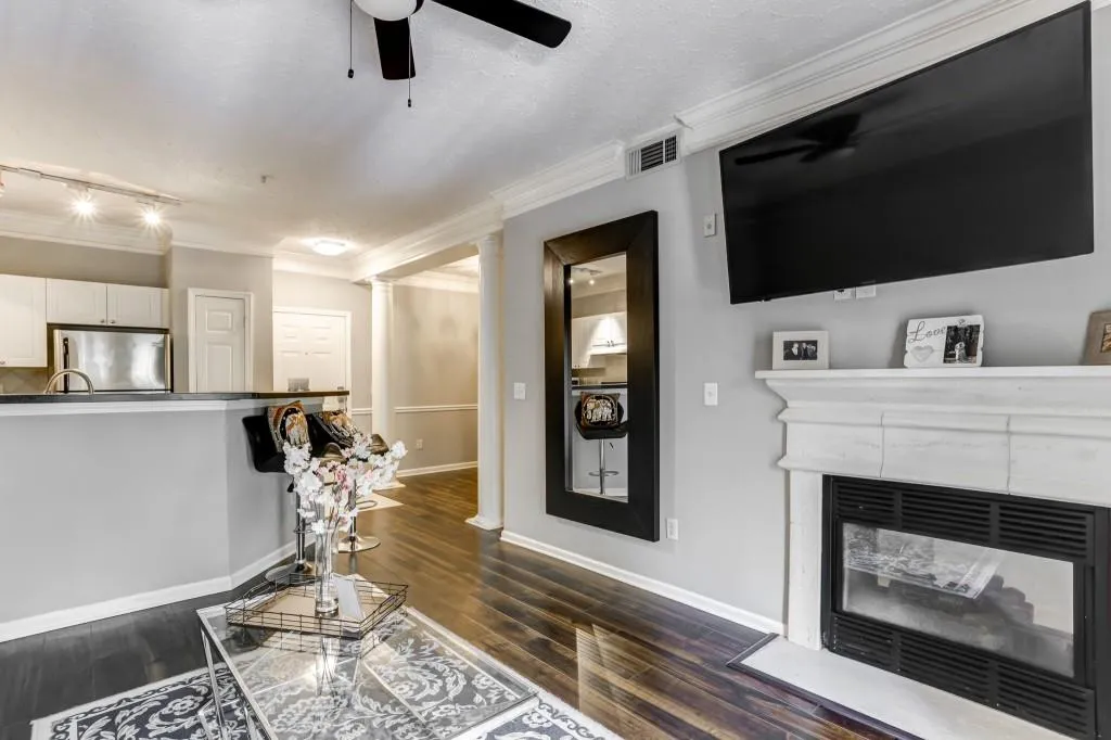 5559 Glenridge Drive Unit 2305, Atlanta, Georgia 30342, 1 Bedroom Bedrooms, ,1 BathroomBathrooms,Residential,Sold,5559 Glenridge Drive Unit 2305,6776495