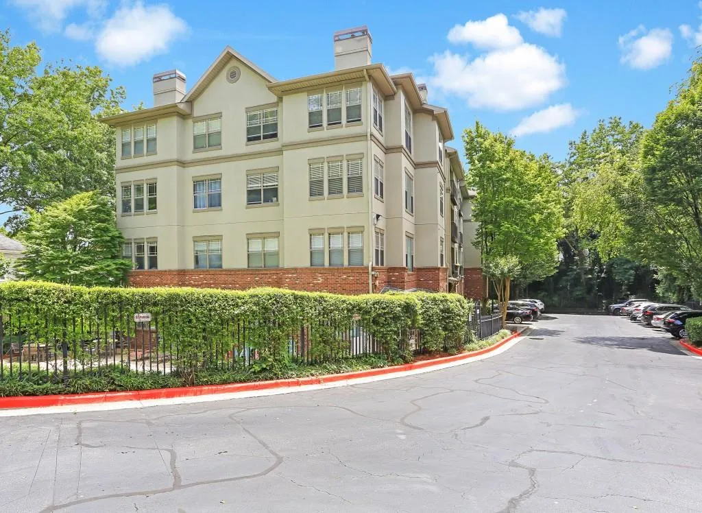 5559 Glenridge Drive Unit 2305, Atlanta, Georgia 30342, 1 Bedroom Bedrooms, ,1 BathroomBathrooms,Residential,Sold,5559 Glenridge Drive Unit 2305,6776495