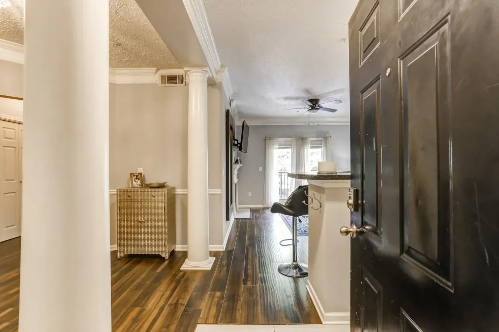 5559 Glenridge Drive Unit 2305, Atlanta, Georgia 30342, 1 Bedroom Bedrooms, ,1 BathroomBathrooms,Residential,Sold,5559 Glenridge Drive Unit 2305,6776495