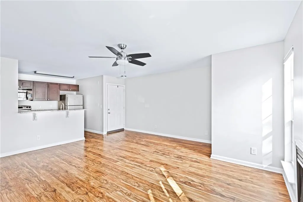 420 Granville Court, Sandy Springs, Georgia 30328, 1 Bedroom Bedrooms, ,1 BathroomBathrooms,Residential,Sold,420 Granville Court,6846395
