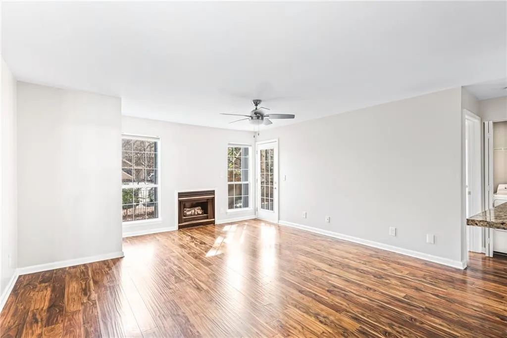 420 Granville Court, Sandy Springs, Georgia 30328, 1 Bedroom Bedrooms, ,1 BathroomBathrooms,Residential,Sold,420 Granville Court,6846395