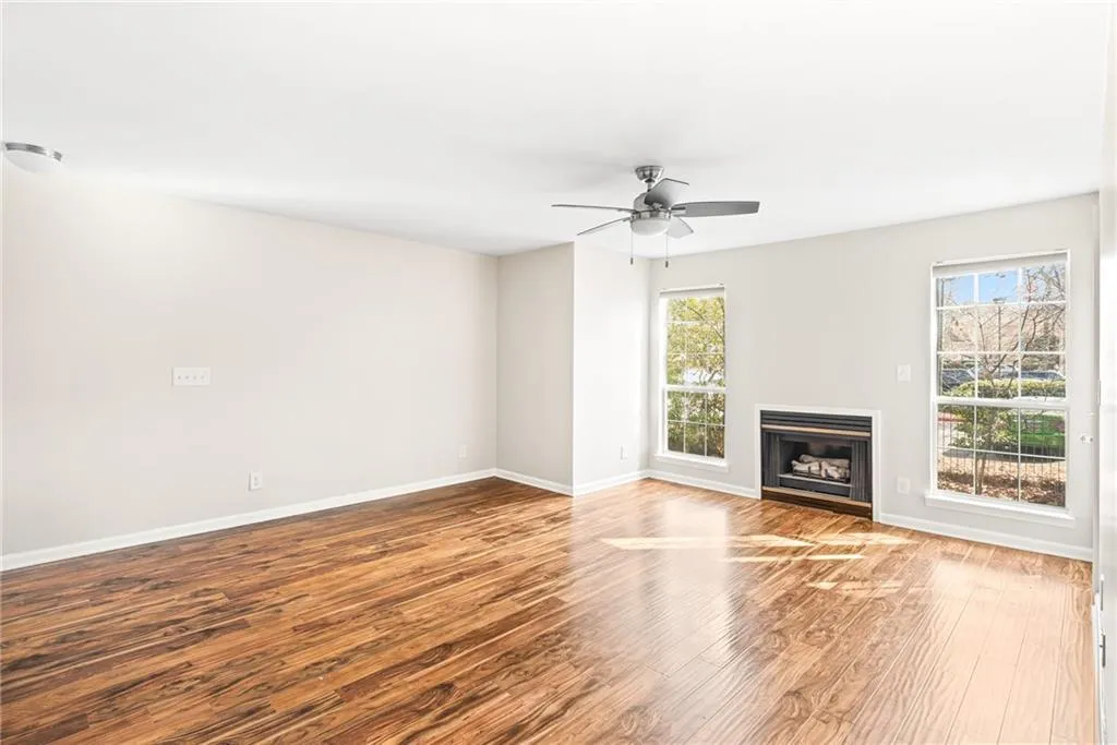 420 Granville Court, Sandy Springs, Georgia 30328, 1 Bedroom Bedrooms, ,1 BathroomBathrooms,Residential,Sold,420 Granville Court,6846395