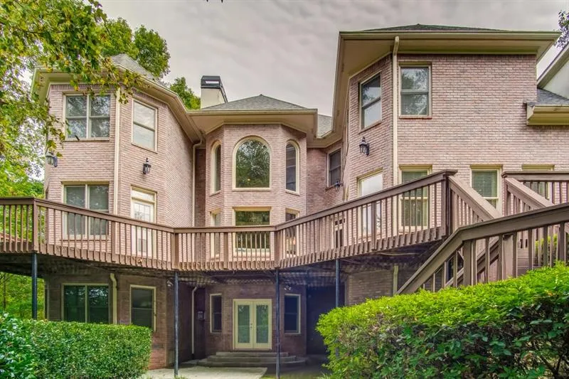 8150 Nesbit Ferry Road, Sandy Springs, Georgia 30350, 6 Bedrooms Bedrooms, ,6 BathroomsBathrooms,Residential,Sold,8150 Nesbit Ferry Road,6635352