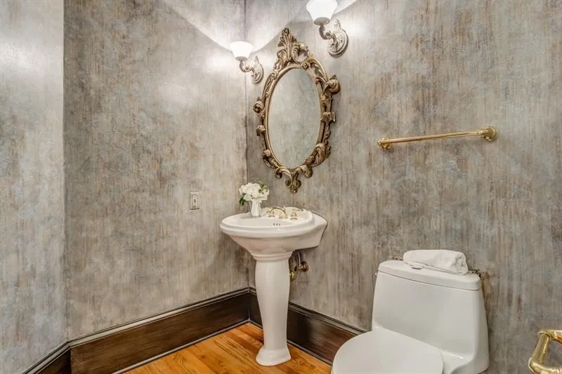 8150 Nesbit Ferry Road, Sandy Springs, Georgia 30350, 6 Bedrooms Bedrooms, ,6 BathroomsBathrooms,Residential,Sold,8150 Nesbit Ferry Road,6635352