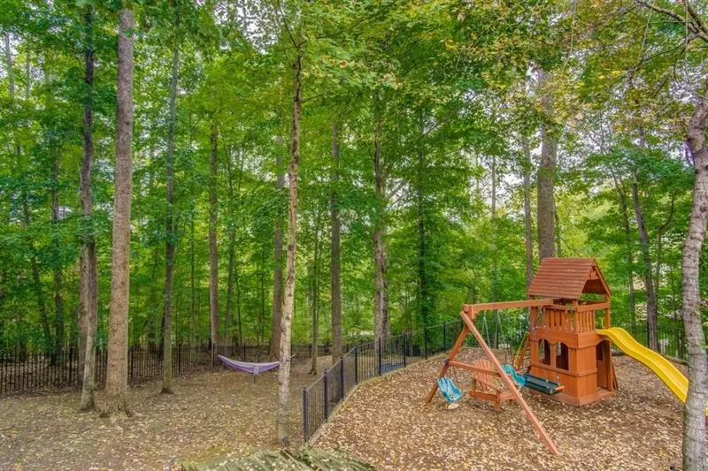 8150 Nesbit Ferry Road, Sandy Springs, Georgia 30350, 6 Bedrooms Bedrooms, ,6 BathroomsBathrooms,Residential,Sold,8150 Nesbit Ferry Road,6635352