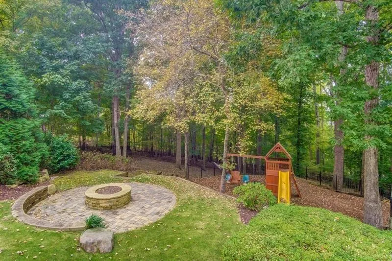 8150 Nesbit Ferry Road, Sandy Springs, Georgia 30350, 6 Bedrooms Bedrooms, ,6 BathroomsBathrooms,Residential,Sold,8150 Nesbit Ferry Road,6635352