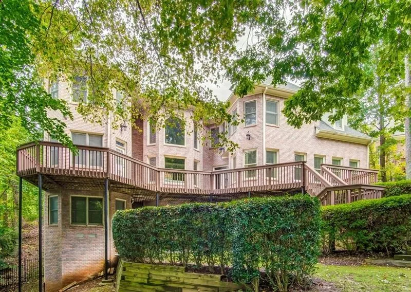 8150 Nesbit Ferry Road, Sandy Springs, Georgia 30350, 6 Bedrooms Bedrooms, ,6 BathroomsBathrooms,Residential,Sold,8150 Nesbit Ferry Road,6635352