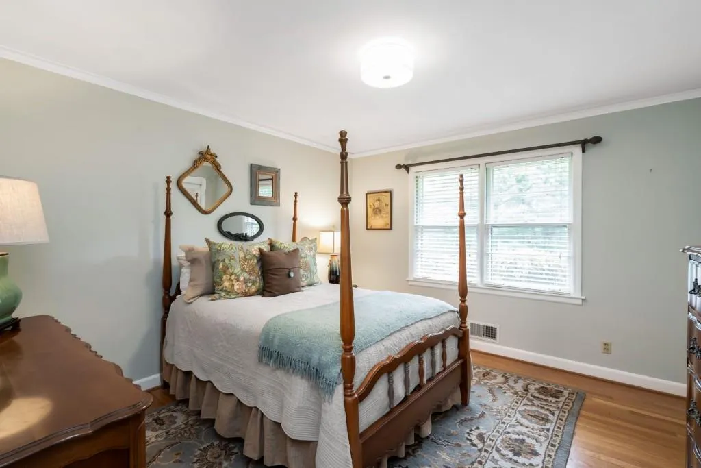 90 River Springs Drive, Sandy Springs, Georgia 30328, 4 Bedrooms Bedrooms, ,3 BathroomsBathrooms,Residential,Sold,90 River Springs Drive,6741373