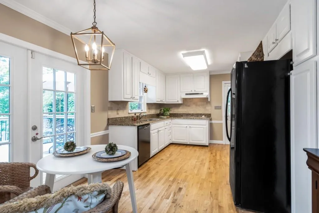 90 River Springs Drive, Sandy Springs, Georgia 30328, 4 Bedrooms Bedrooms, ,3 BathroomsBathrooms,Residential,Sold,90 River Springs Drive,6741373