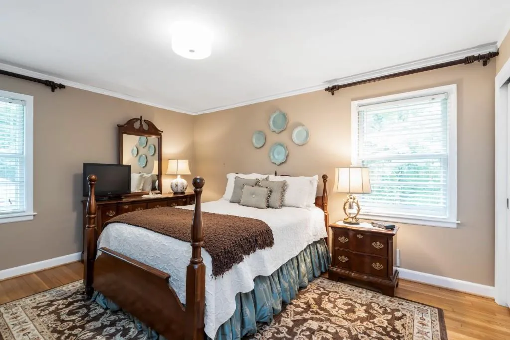 90 River Springs Drive, Sandy Springs, Georgia 30328, 4 Bedrooms Bedrooms, ,3 BathroomsBathrooms,Residential,Sold,90 River Springs Drive,6741373
