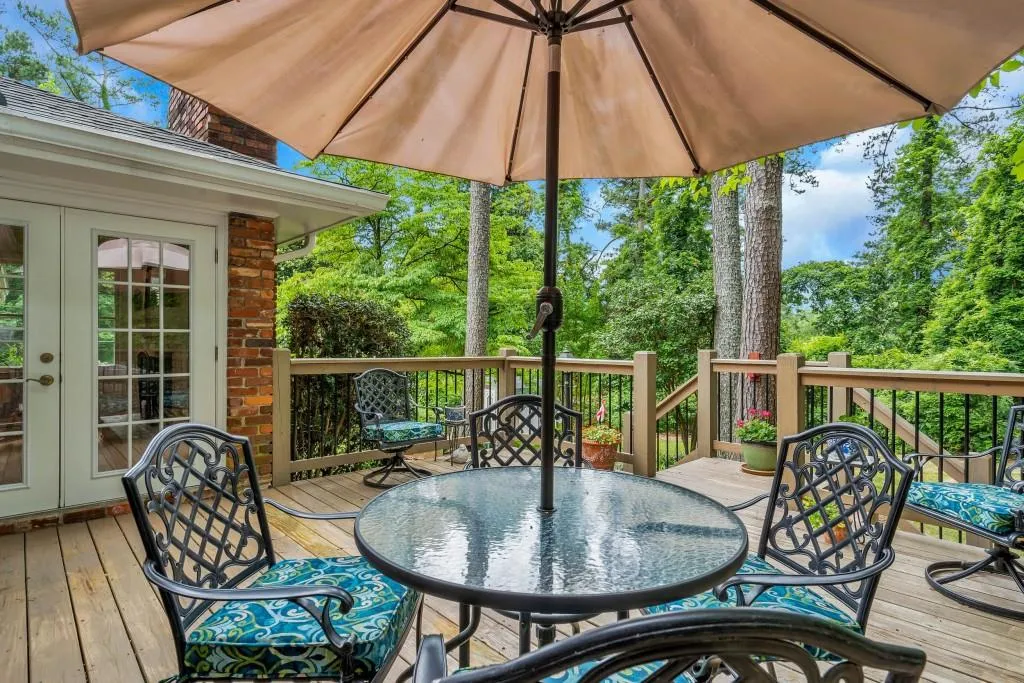 90 River Springs Drive, Sandy Springs, Georgia 30328, 4 Bedrooms Bedrooms, ,3 BathroomsBathrooms,Residential,Sold,90 River Springs Drive,6741373