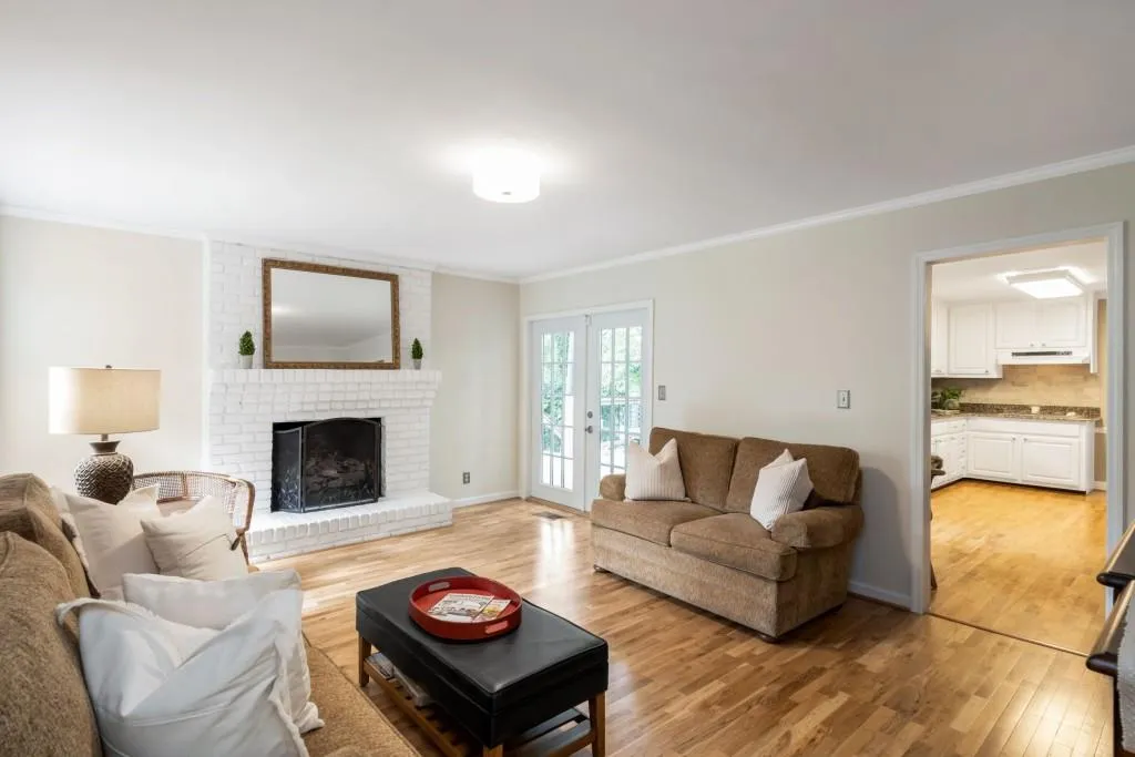 90 River Springs Drive, Sandy Springs, Georgia 30328, 4 Bedrooms Bedrooms, ,3 BathroomsBathrooms,Residential,Sold,90 River Springs Drive,6741373