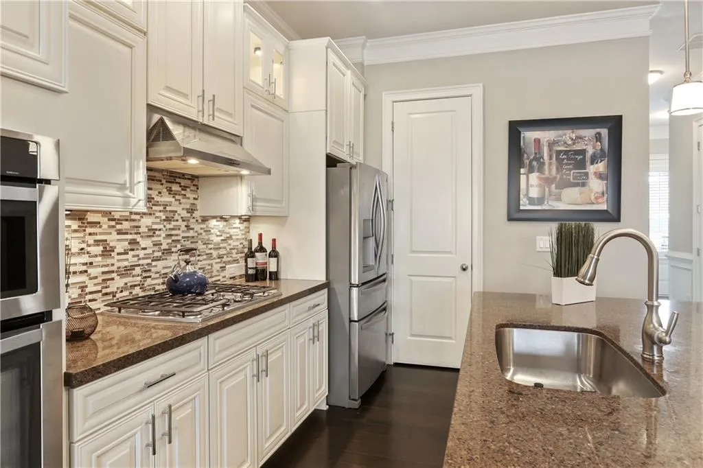 313 Alderwood Lane, Atlanta, Georgia 30328, 3 Bedrooms Bedrooms, ,3 BathroomsBathrooms,Residential,Sold,313 Alderwood Lane,6002650