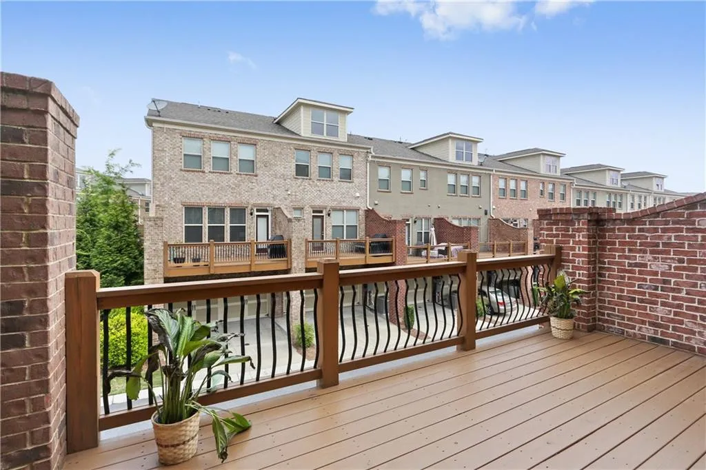 313 Alderwood Lane, Atlanta, Georgia 30328, 3 Bedrooms Bedrooms, ,3 BathroomsBathrooms,Residential,Sold,313 Alderwood Lane,6002650
