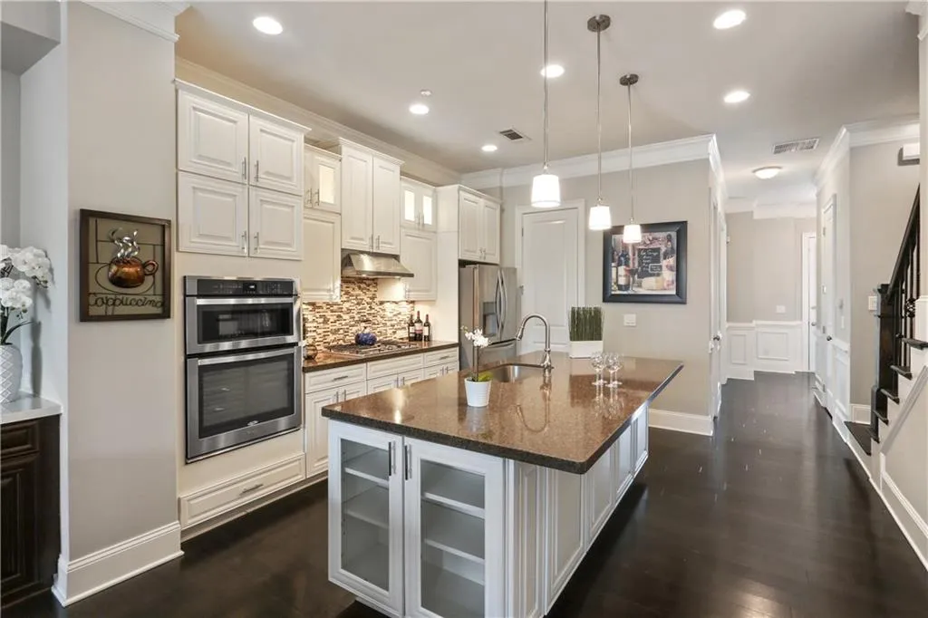313 Alderwood Lane, Atlanta, Georgia 30328, 3 Bedrooms Bedrooms, ,3 BathroomsBathrooms,Residential,Sold,313 Alderwood Lane,6002650