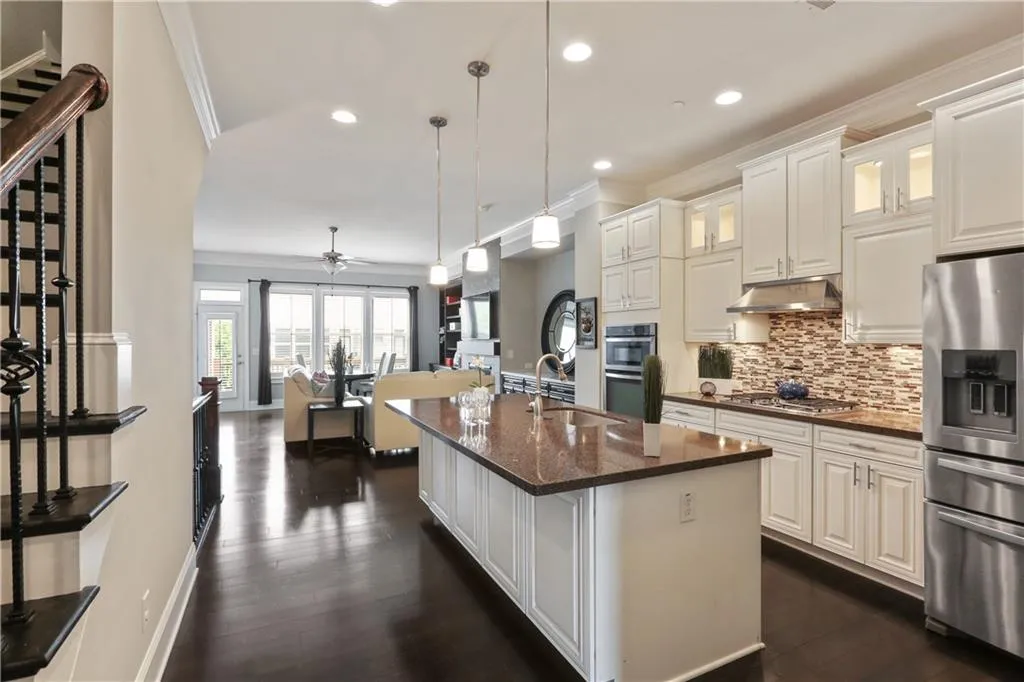 313 Alderwood Lane, Atlanta, Georgia 30328, 3 Bedrooms Bedrooms, ,3 BathroomsBathrooms,Residential,Sold,313 Alderwood Lane,6002650
