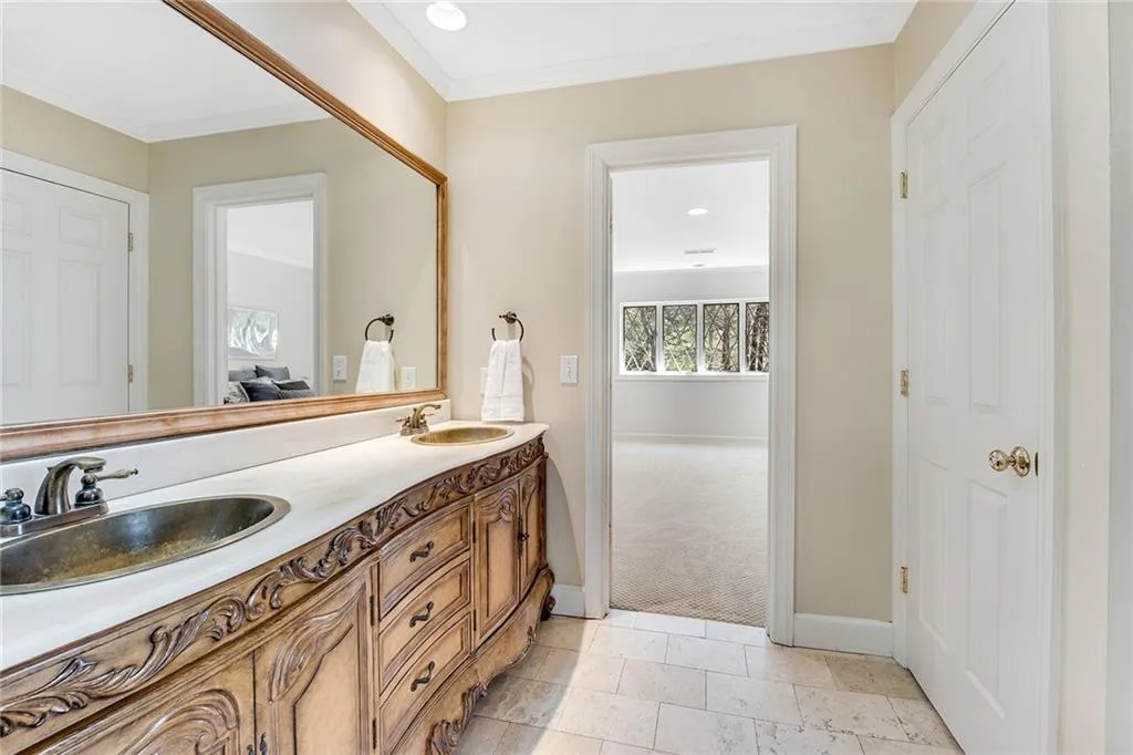 310 Green Park Court, Atlanta, Georgia 30327, 5 Bedrooms Bedrooms, ,4 BathroomsBathrooms,Residential,Sold,310 Green Park Court,7026248