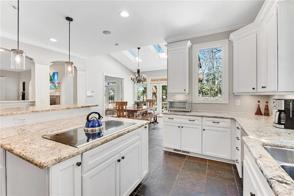 310 Green Park Court, Atlanta, Georgia 30327, 5 Bedrooms Bedrooms, ,4 BathroomsBathrooms,Residential,Sold,310 Green Park Court,7026248