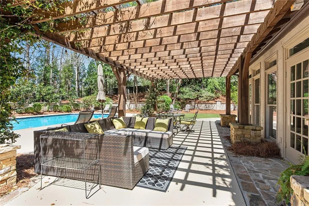 310 Green Park Court, Atlanta, Georgia 30327, 5 Bedrooms Bedrooms, ,4 BathroomsBathrooms,Residential,Sold,310 Green Park Court,7026248