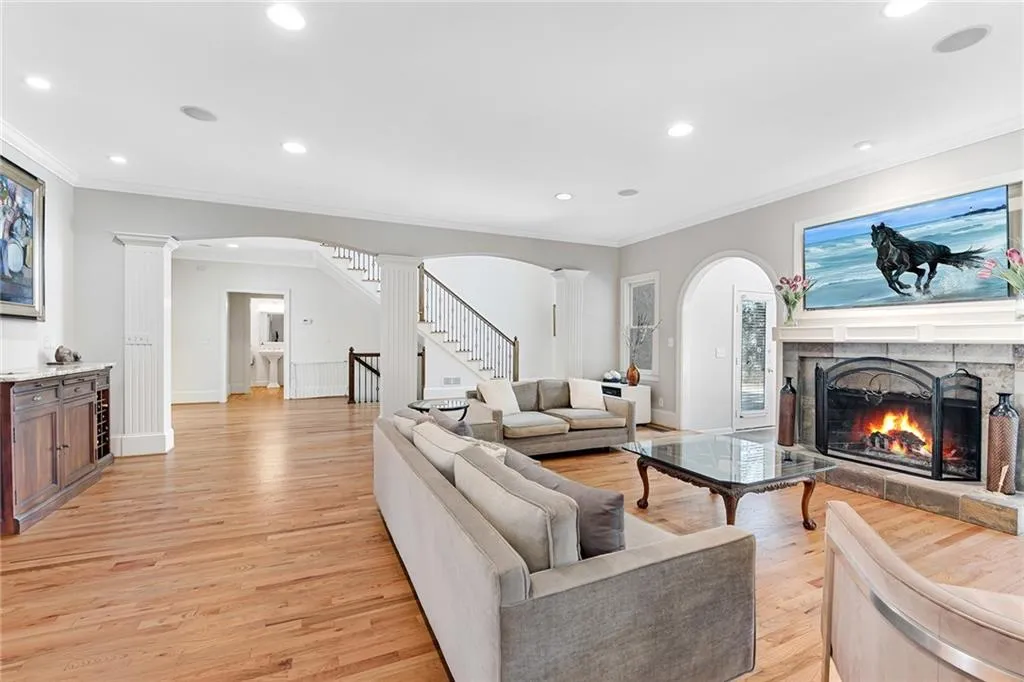 310 Green Park Court, Atlanta, Georgia 30327, 5 Bedrooms Bedrooms, ,4 BathroomsBathrooms,Residential,Sold,310 Green Park Court,7026248