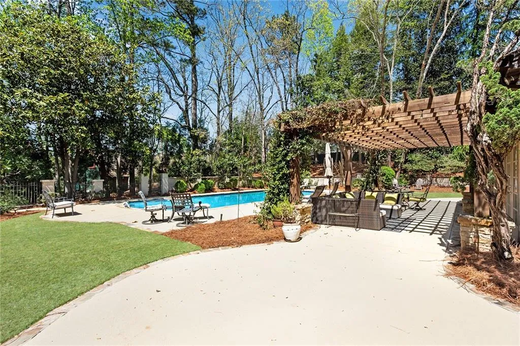 310 Green Park Court, Atlanta, Georgia 30327, 5 Bedrooms Bedrooms, ,4 BathroomsBathrooms,Residential,Sold,310 Green Park Court,7026248